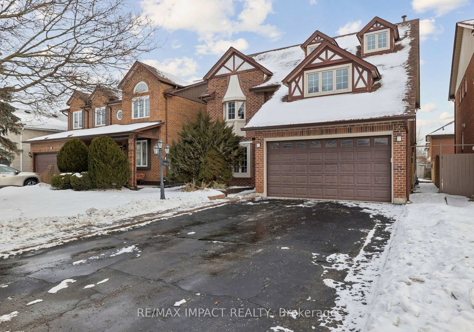 1871-brookshire-square-pickering-ontario-e12656322