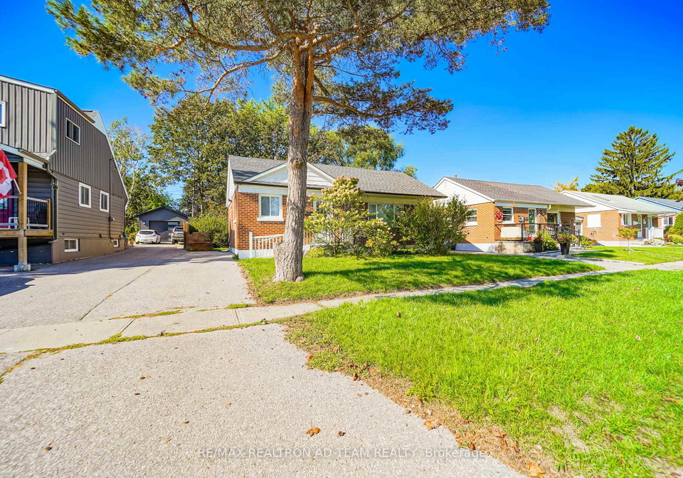 82-admiral-road-ajax-ontario-e12656972