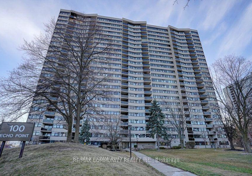 100-echo-point-scarborough-ontario-e12657422
