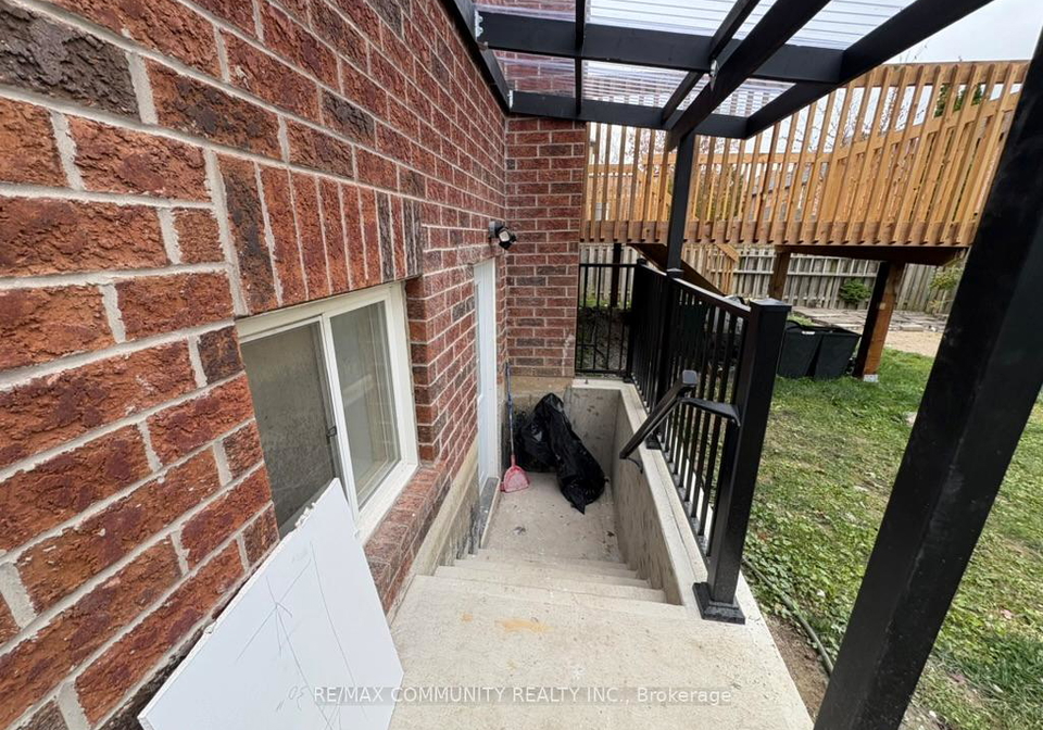 25-freer-crescent-ajax-ontario-e12658922