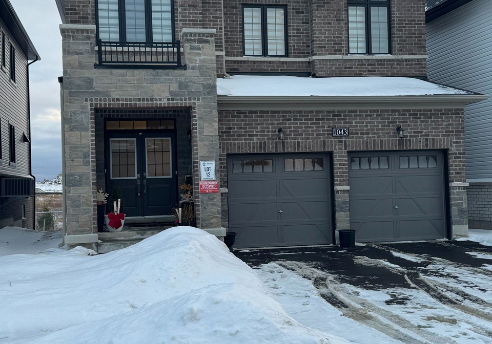 1043-thompson-drive-oshawa-ontario-e12659136