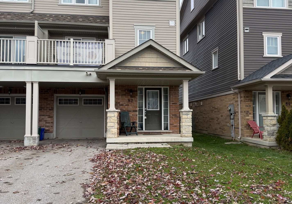 82-tabaret-crescent-oshawa-ontario-e12659318