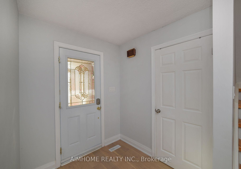 28-longbow-square-scarborough-ontario-e12659608