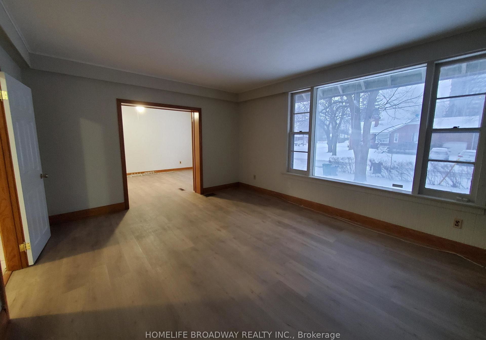 9-lamont-avenue-scarborough-ontario-e12665948