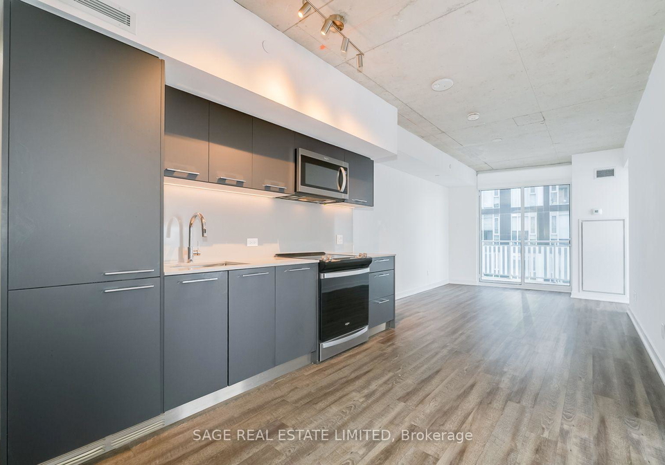 45-baseball-place-toronto-ontario-e12668466