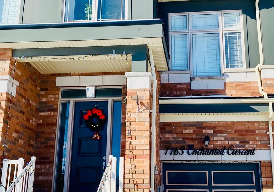 1163-enchanted-crescent-pickering-ontario-e12669042