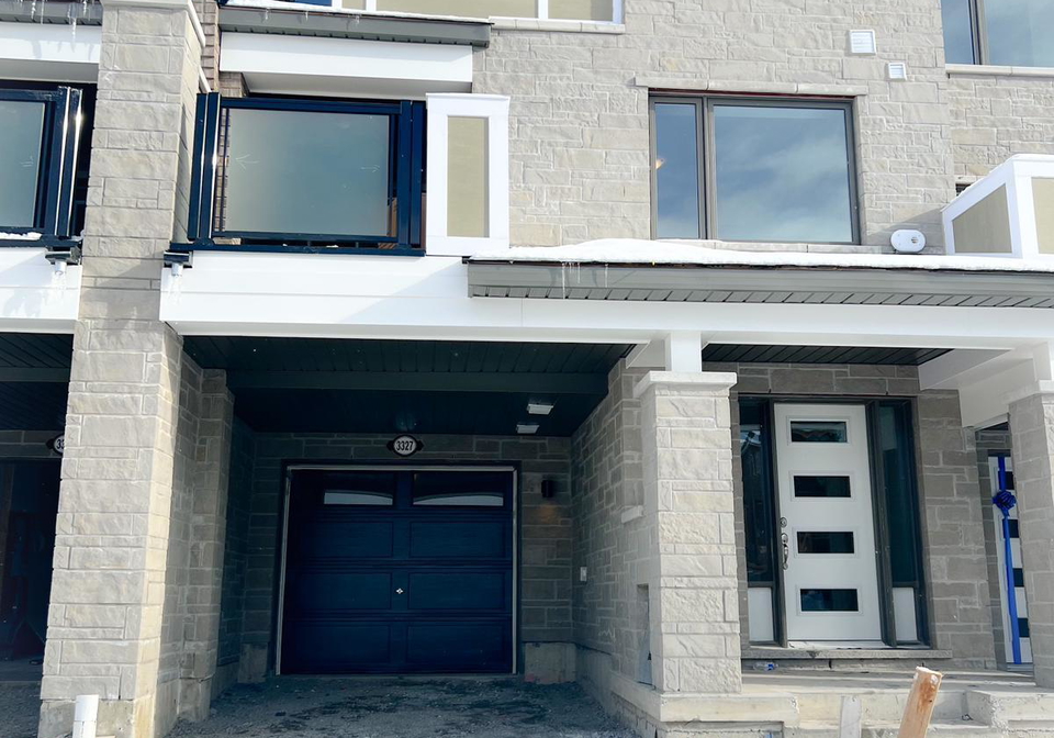 3327-thunderbird-promenade-pickering-ontario-e12670550