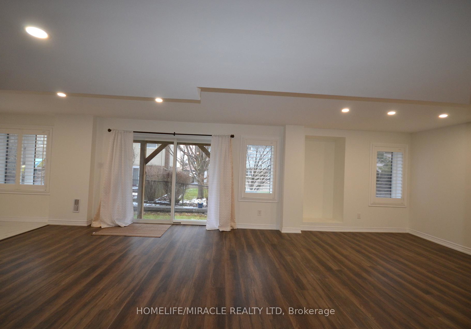 28-sutcliffe-drive-whitby-ontario-e12671194