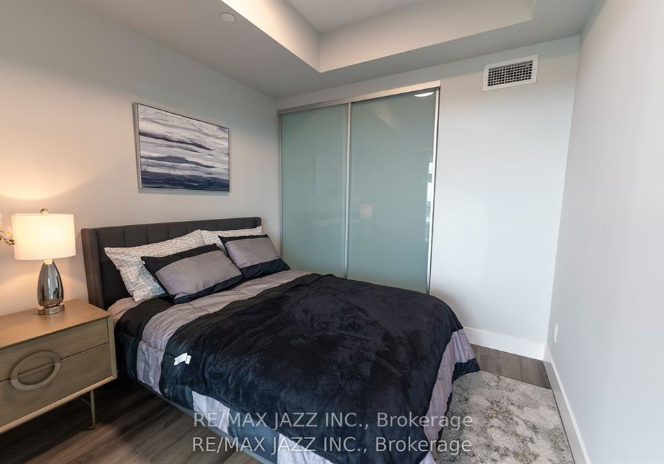 80-bond-street-e-oshawa-ontario-e12673140