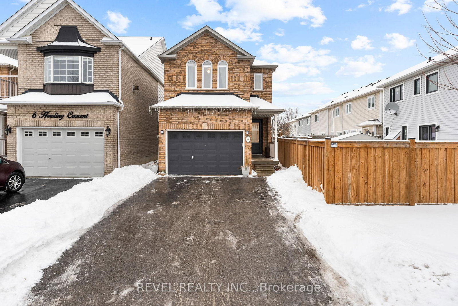 4-howling-crescent-ajax-ontario-e12675536