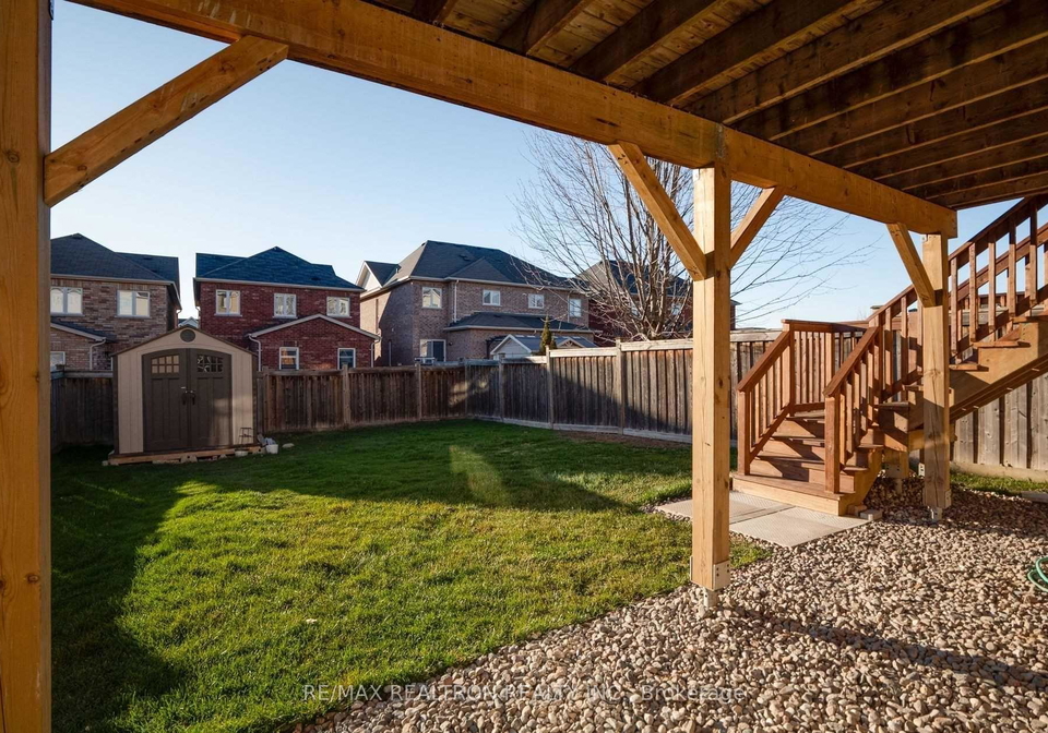 8-holman-court-whitby-ontario-e12675658