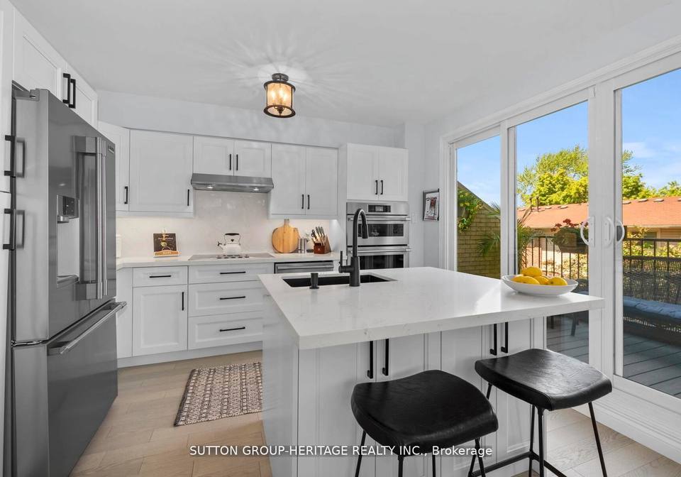 2-cumberland-lane-ajax-ontario-e12676130