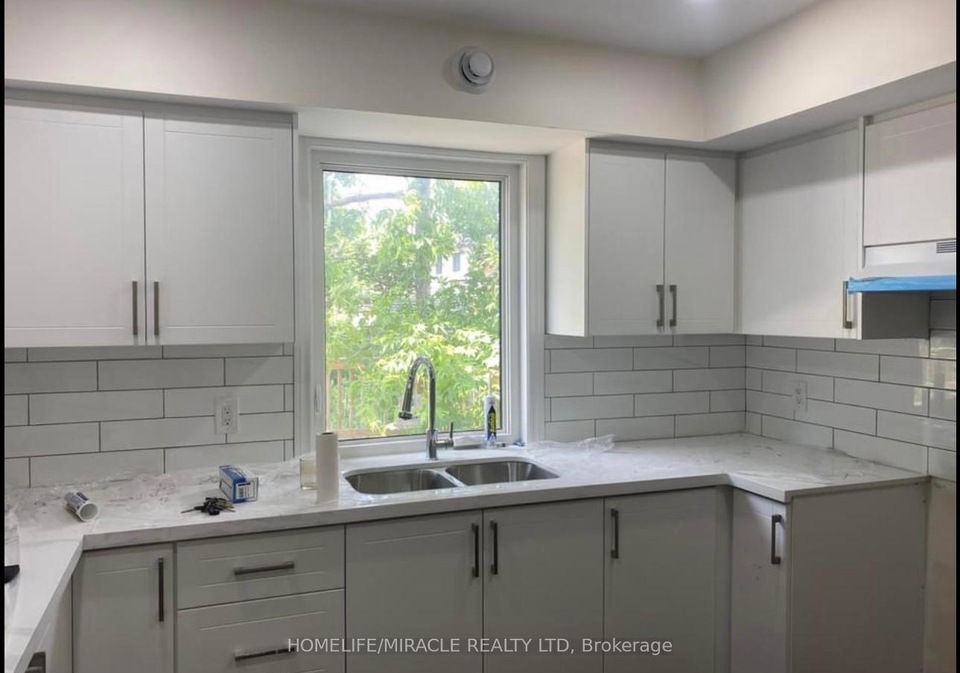 18-ormerod-street-scarborough-ontario-e12676836