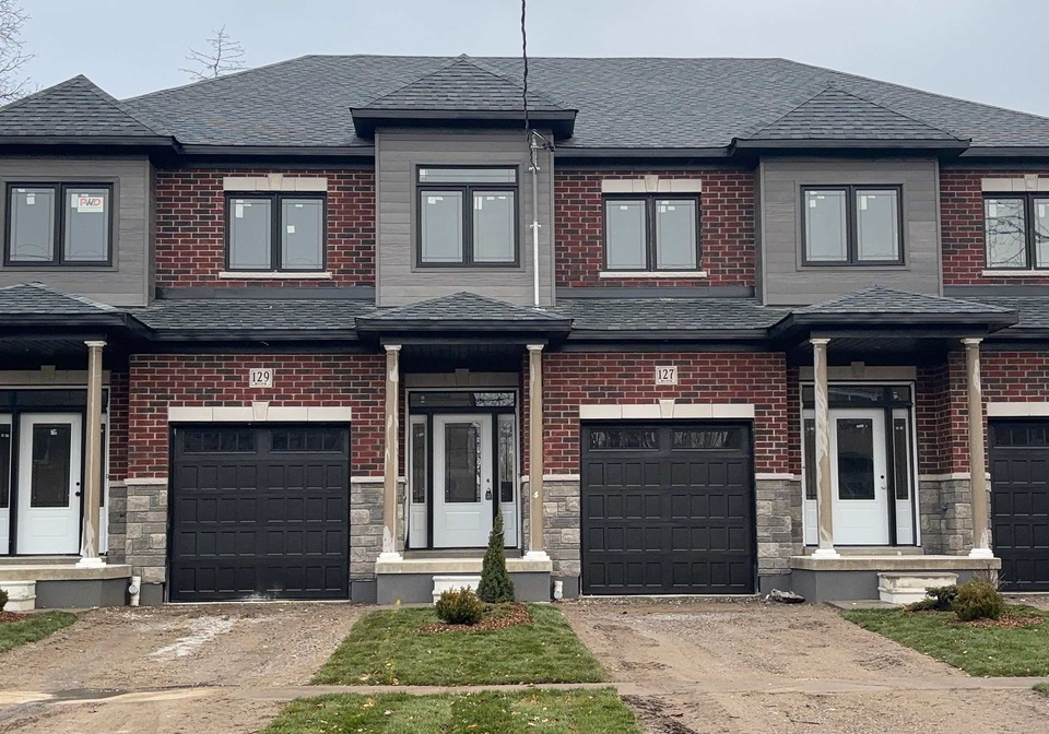 127-hickory-street-n-whitby-ontario-e12677460