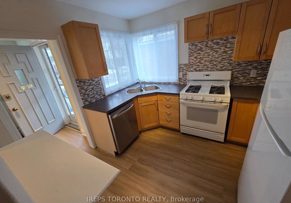 38-tiago-avenue-east-york-ontario-e12678480