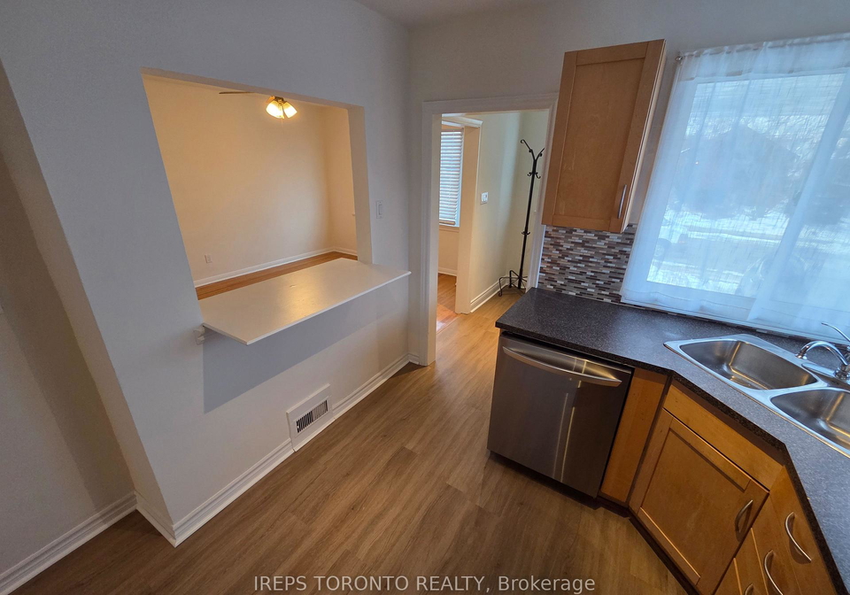 38-tiago-avenue-east-york-ontario-e12678480