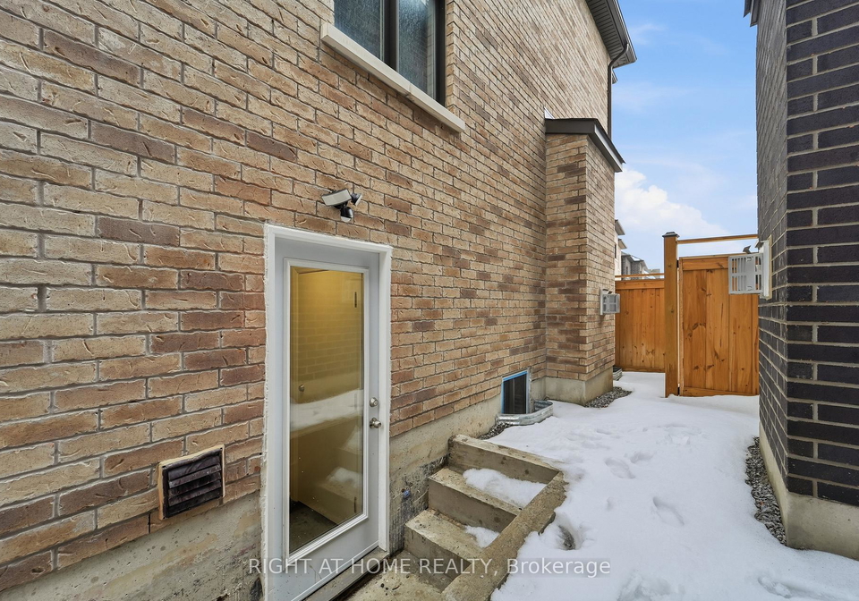 7-walter-clifford-nesbitt-drive-whitby-ontario-e12679262