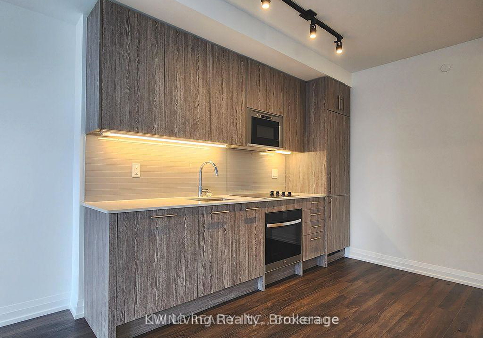 286-main-street-toronto-ontario-e12680488