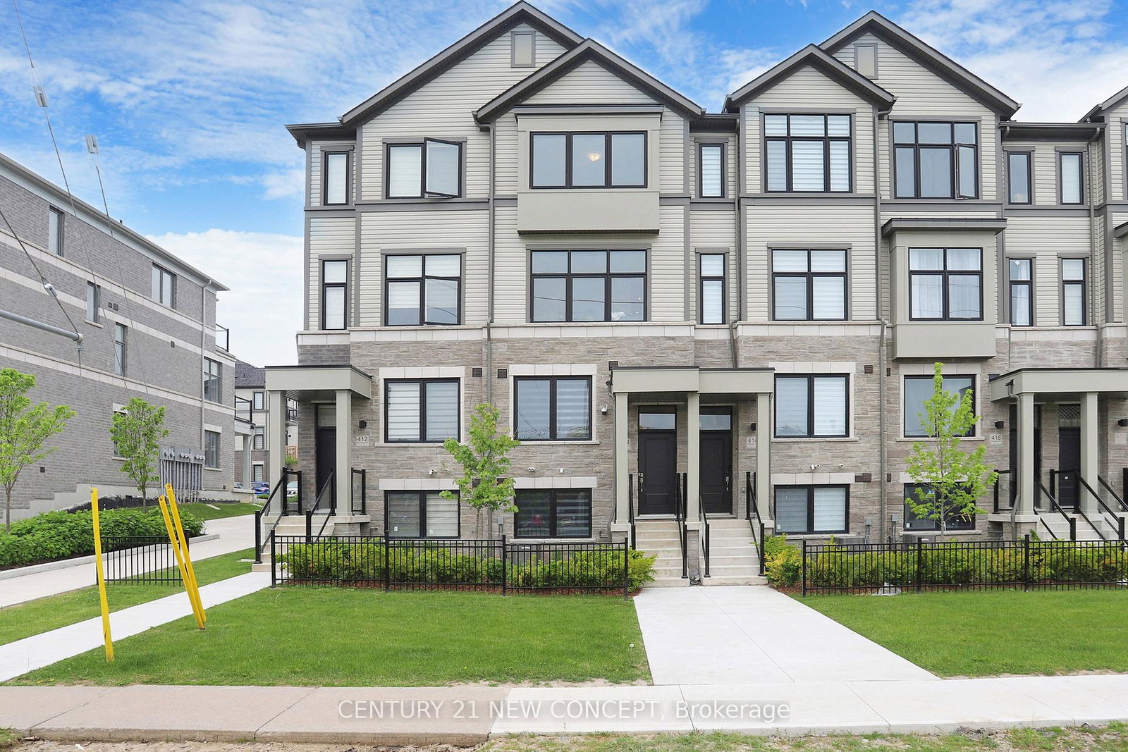 414-okanagan-path-oshawa-ontario-e12680520