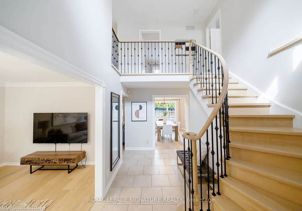 1239-barnwood-square-pickering-ontario-e12681924