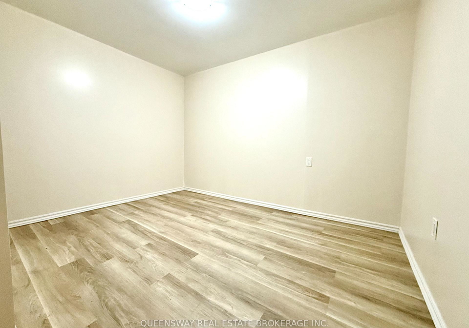 2-51-admiral-road-ajax-ontario-e12682952