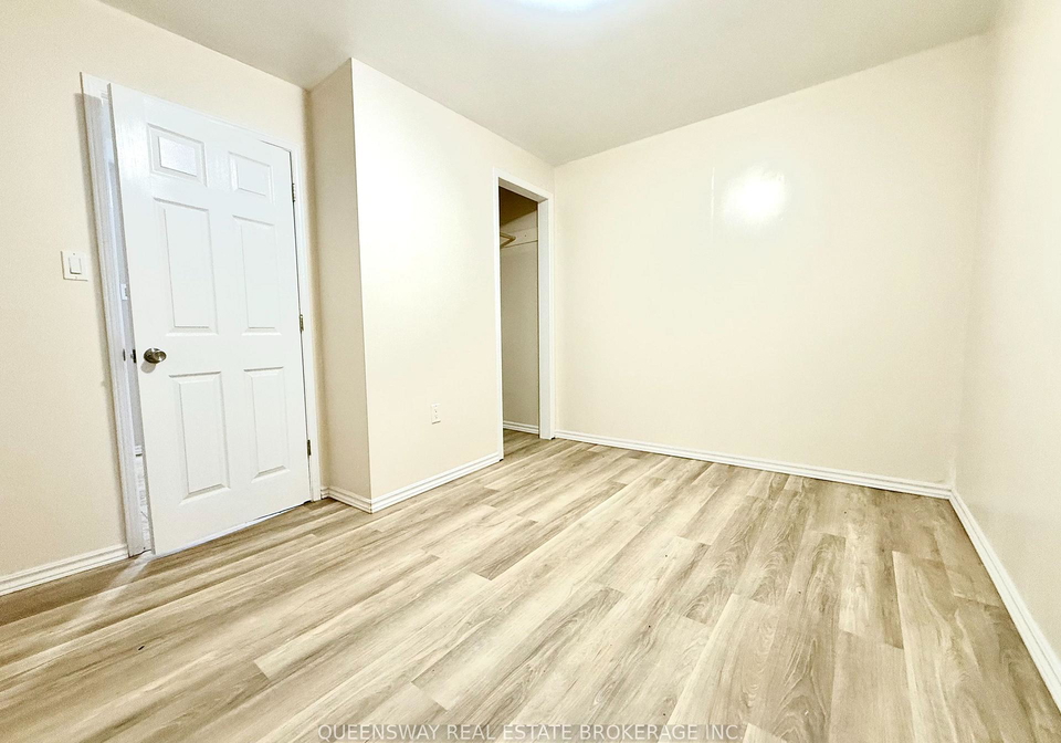 2-51-admiral-road-ajax-ontario-e12682952