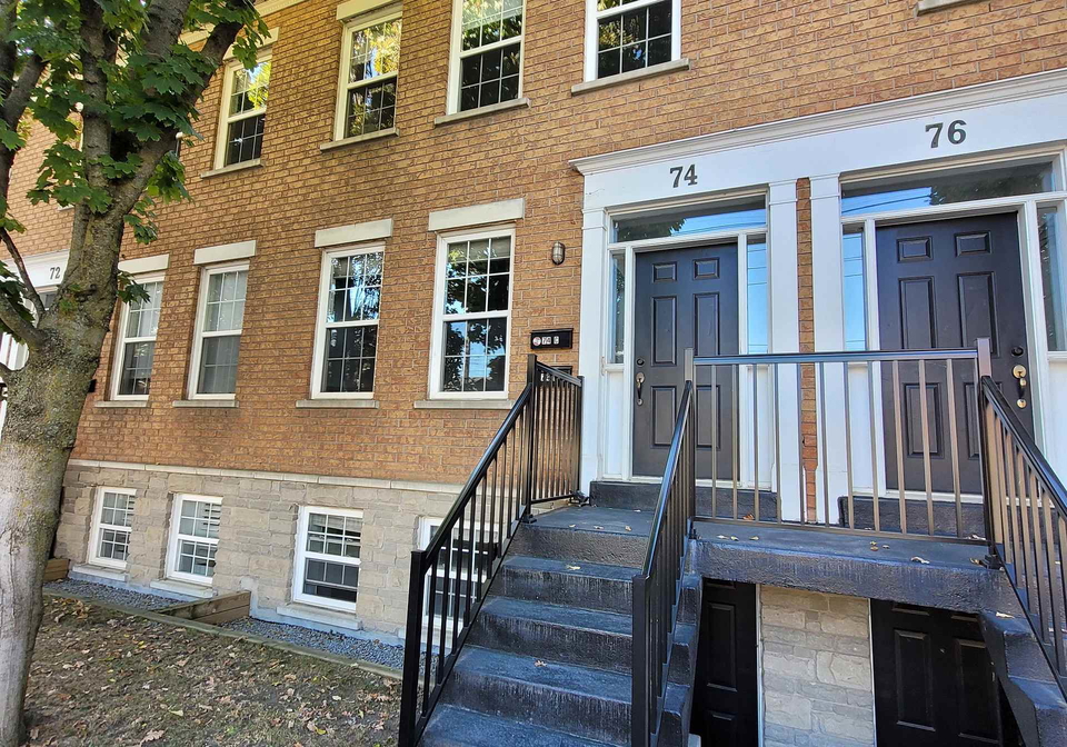 74b-coxwell-avenue-toronto-ontario-e12683638