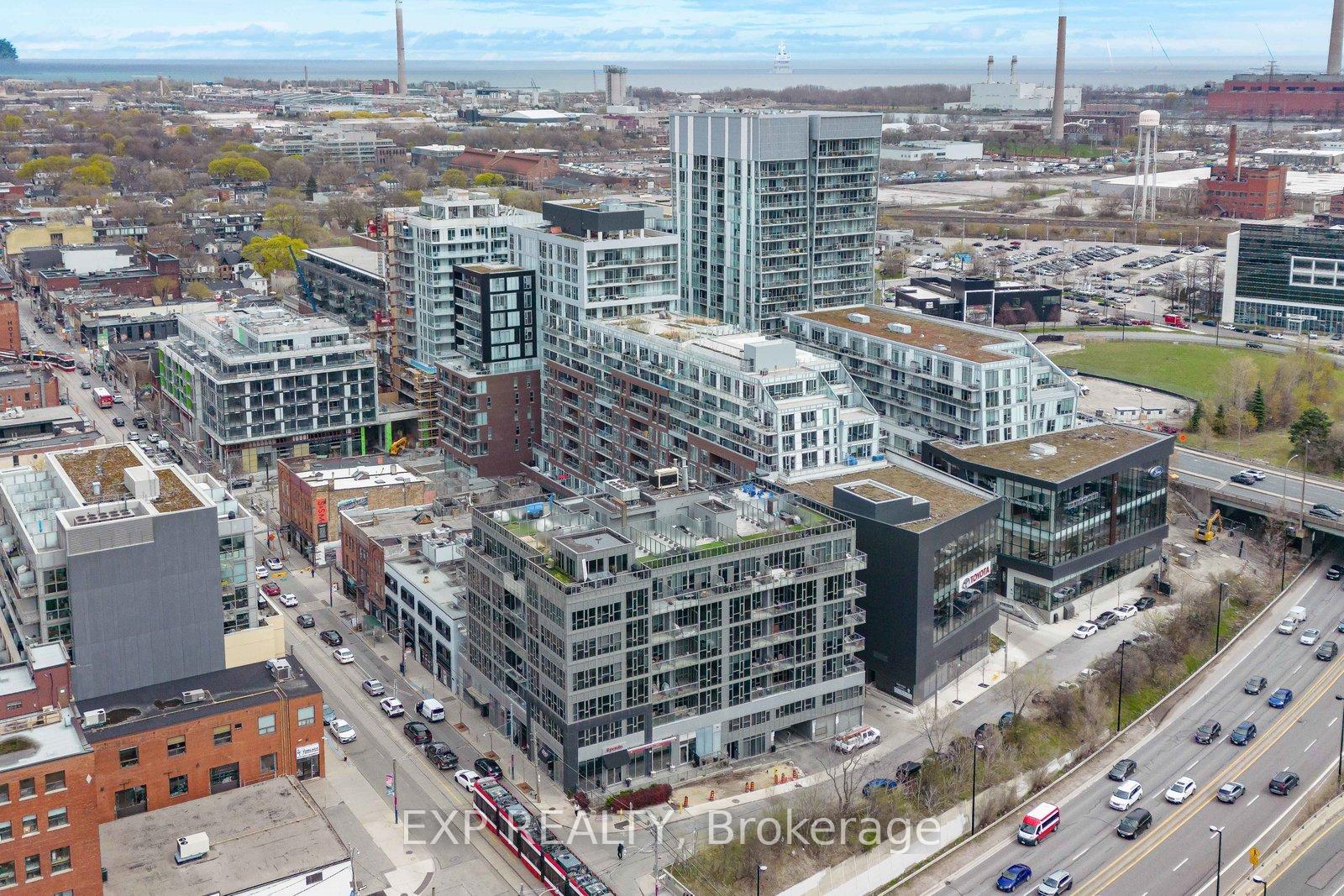 25-baseball-place-toronto-ontario-e12683734