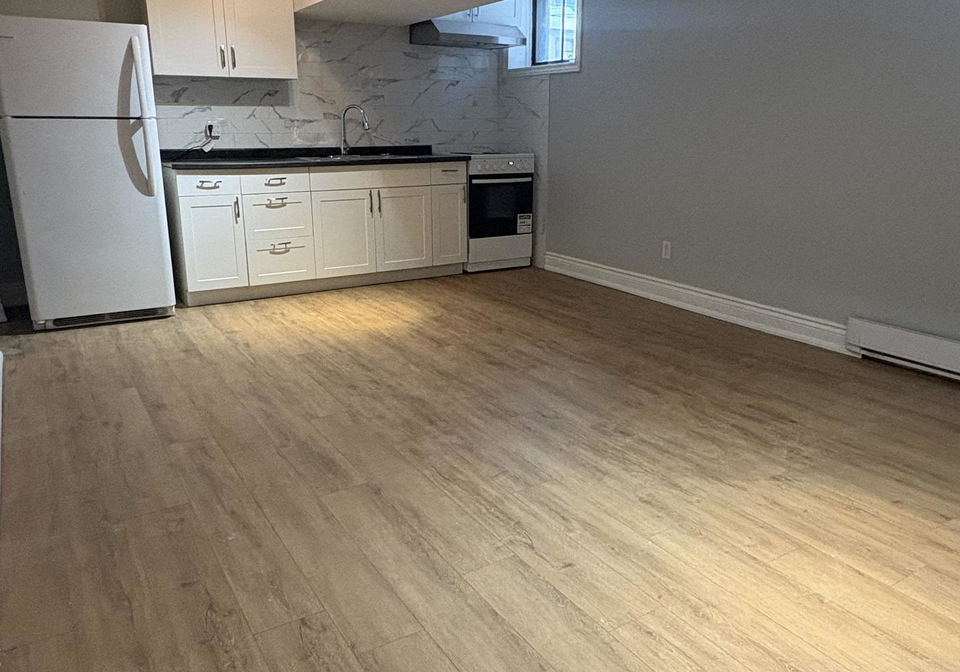 8-thorncliffe-avenue-east-york-ontario-e12684268