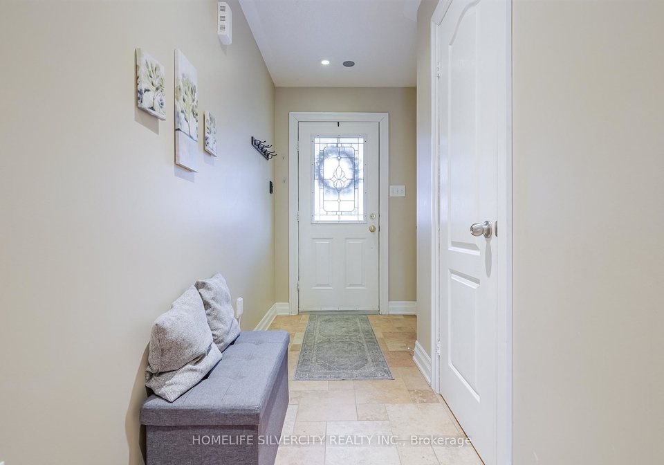 376-sparrow-circle-pickering-ontario-e12685006