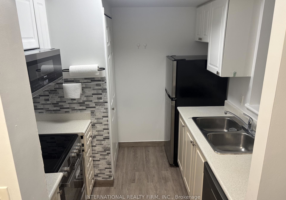 8-lee-centre-drive-scarborough-ontario-e12685194