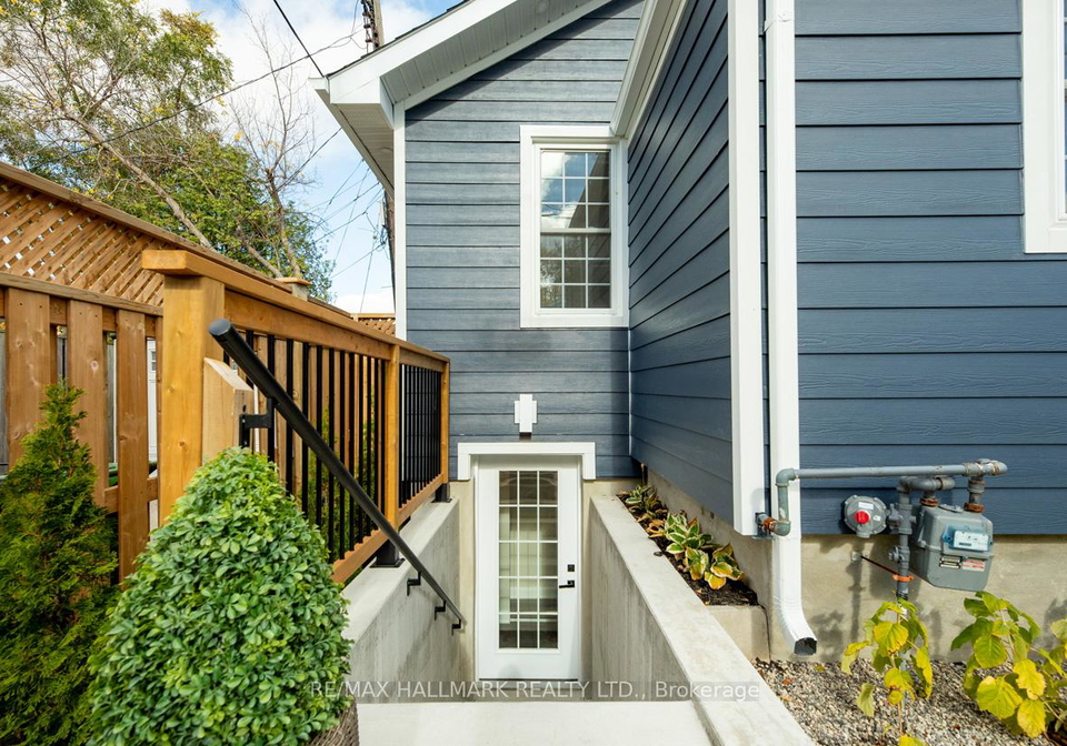 2-freeman-street-scarborough-ontario-e12687176
