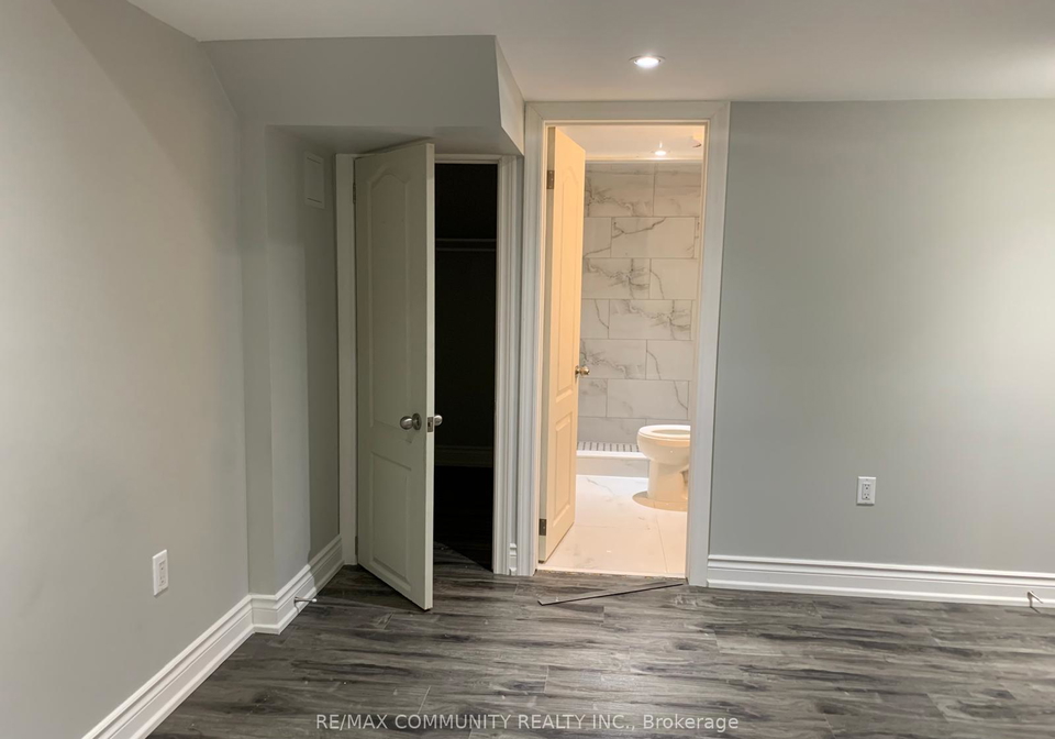 1654-irvine-scott-street-oshawa-ontario-e12687186