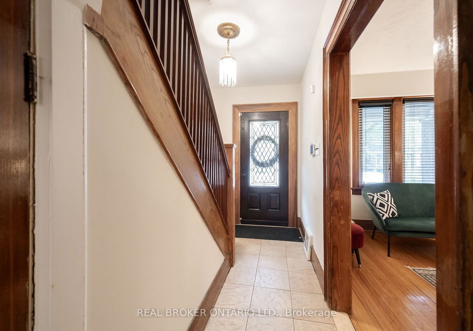 110-westlake-avenue-toronto-ontario-e12687278