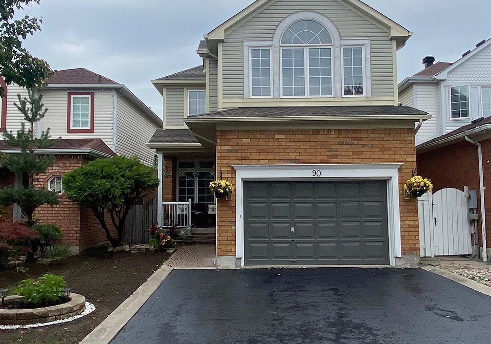 90-monk-crescent-ajax-ontario-e12687586