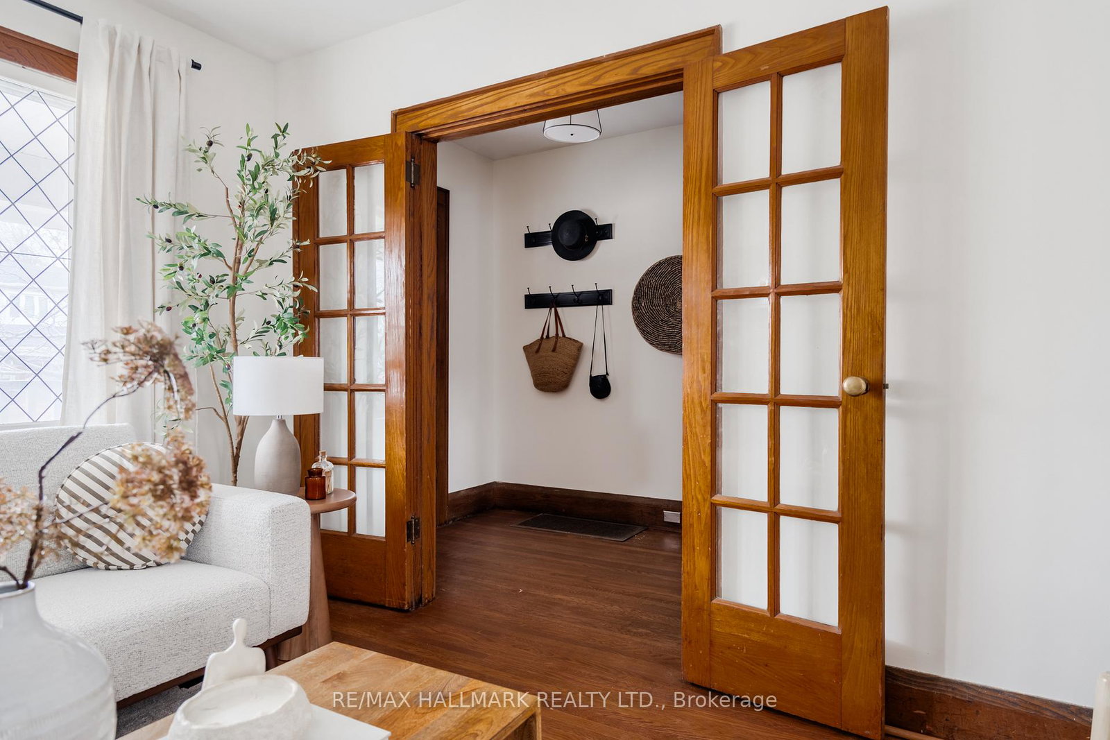 2076-gerrard-street-e-toronto-ontario-e12688278