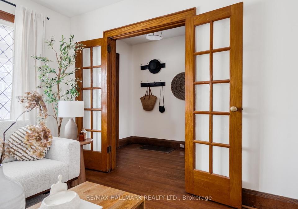 2076-gerrard-street-e-toronto-ontario-e12688278