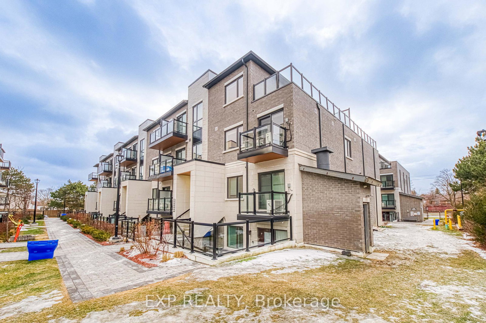 50-morecambe-gate-scarborough-ontario-e12690396