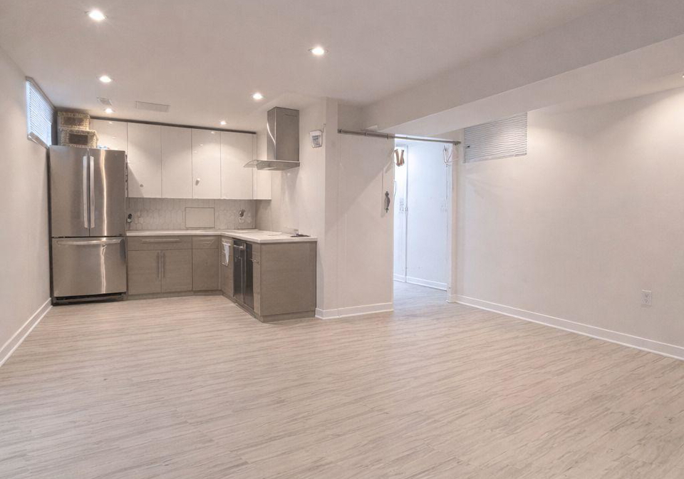 19-savoy-avenue-east-york-ontario-e12691766