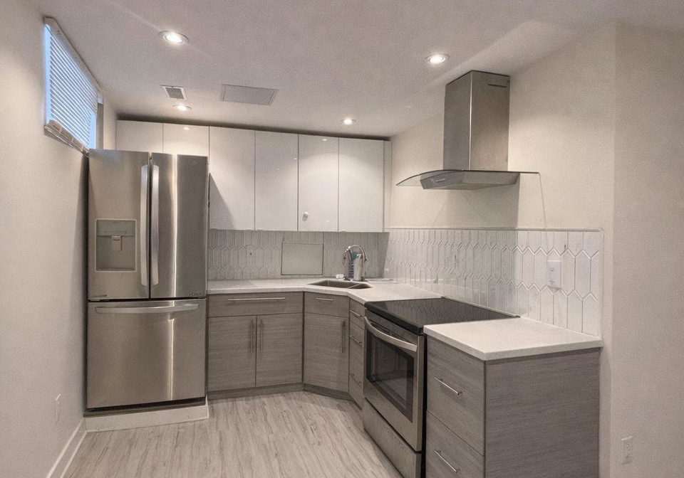 19-savoy-avenue-east-york-ontario-e12691766