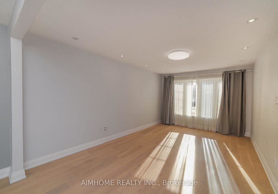 28-longbow-square-scarborough-ontario-e12693654