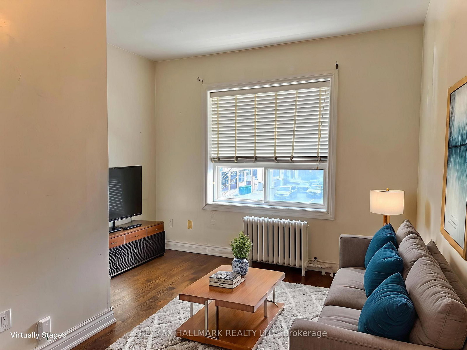 2038-danforth-avenue-east-york-ontario-e12694436
