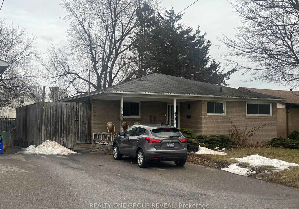 921-centre-street-n-whitby-ontario-e12697320