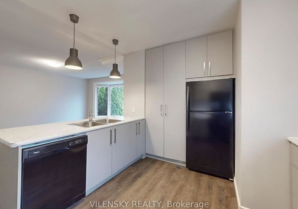 333-rosedale-drive-whitby-ontario-e12698058