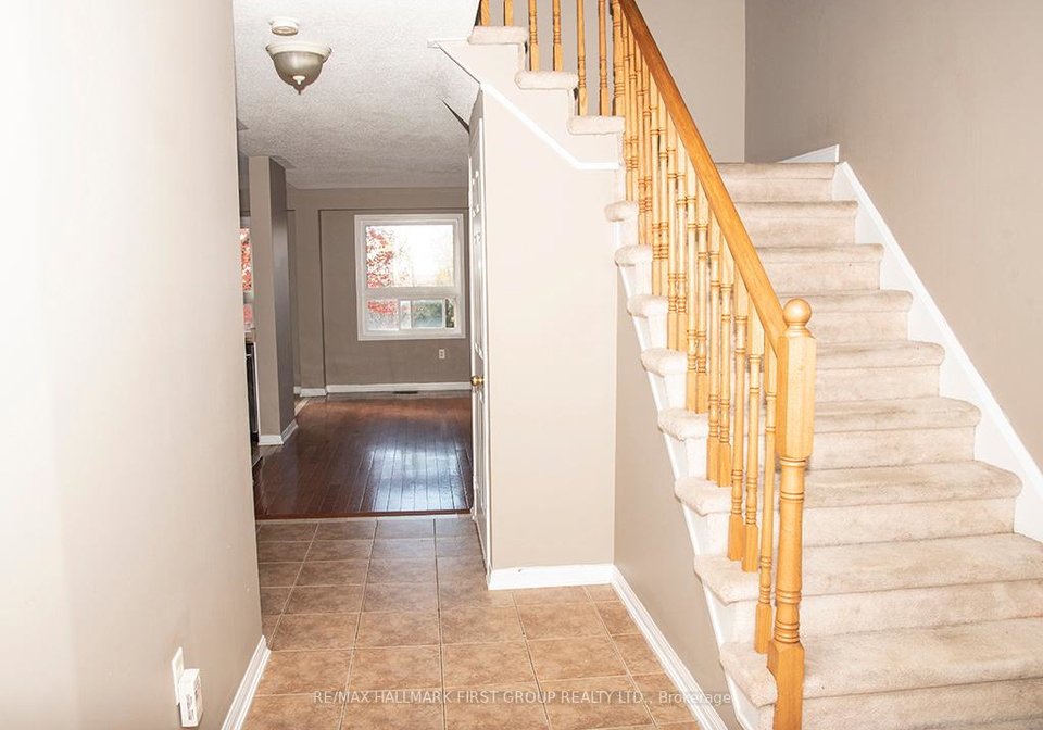 1054-southport-drive-oshawa-ontario-e12698326