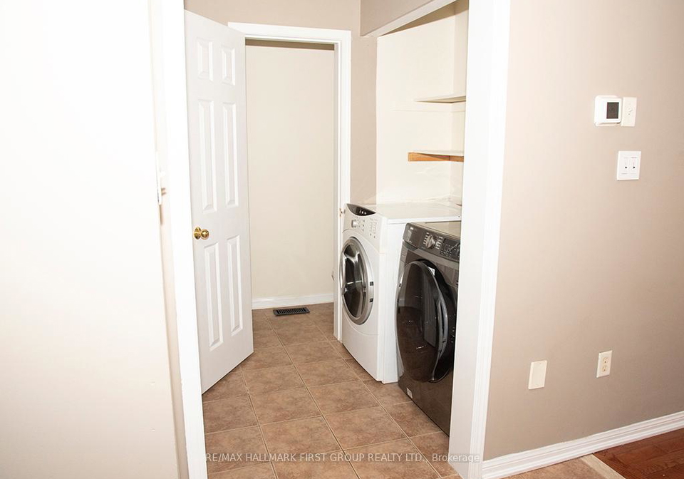 1054-southport-drive-oshawa-ontario-e12698326