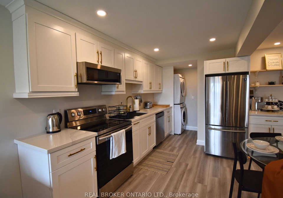 1004-dashwood-court-pickering-ontario-e12701856