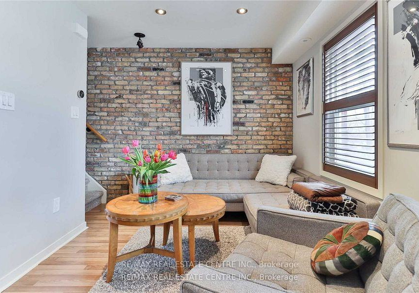 823-dundas-street-e-toronto-ontario-e12702410