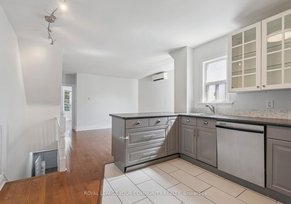 10-coxwell-avenue-toronto-ontario-e12702588