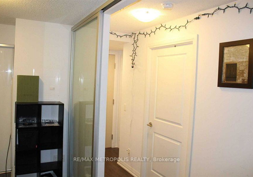 30-meadowglen-place-scarborough-ontario-e12705466